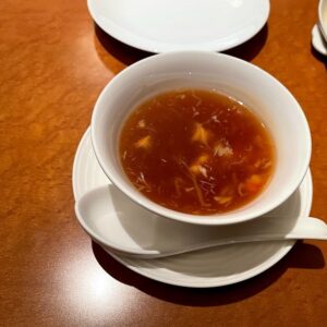 蟹肉とフカヒレ入りスープ